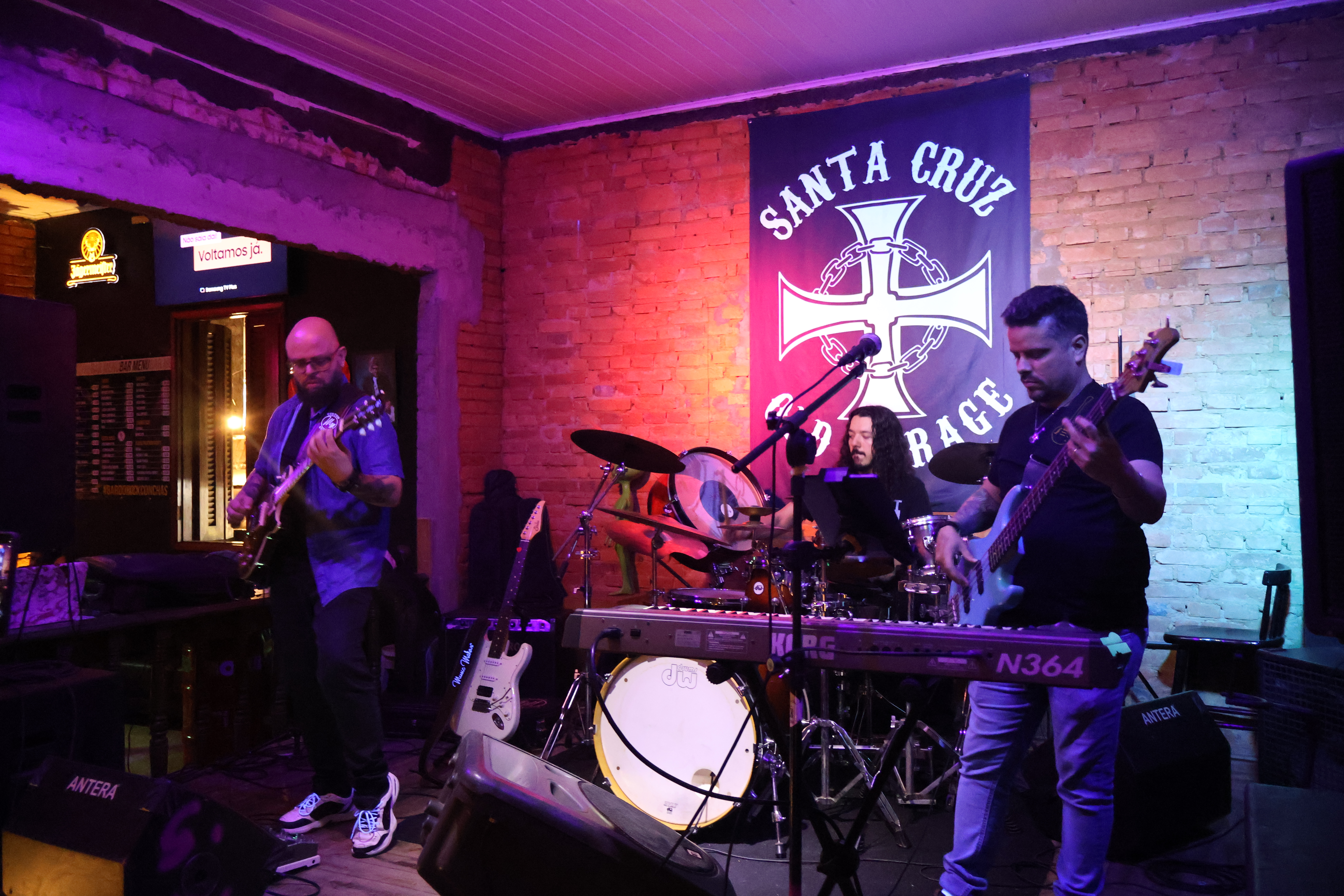 Banda Rush In Trio